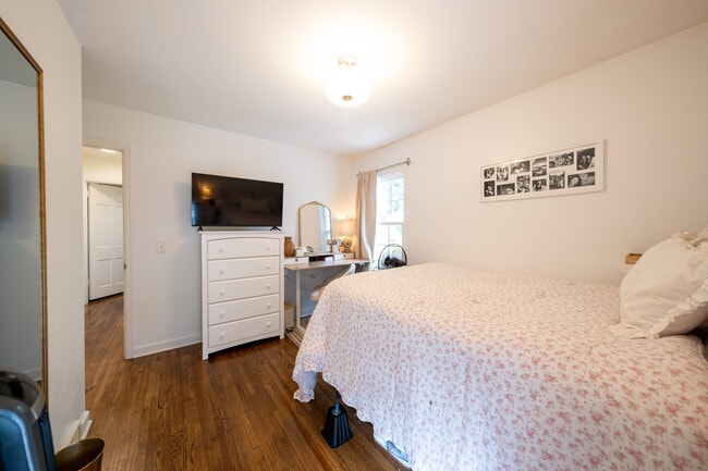 Building Photo - 4948 Normandy Pl