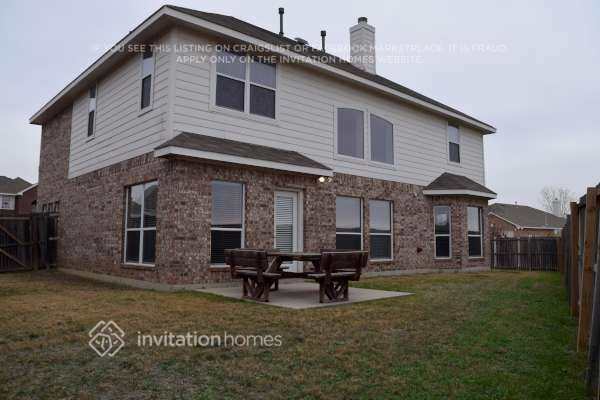 Building Photo - 3832 Sevenoaks Dr