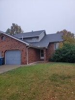 Building Photo - 12 Pebble Ct