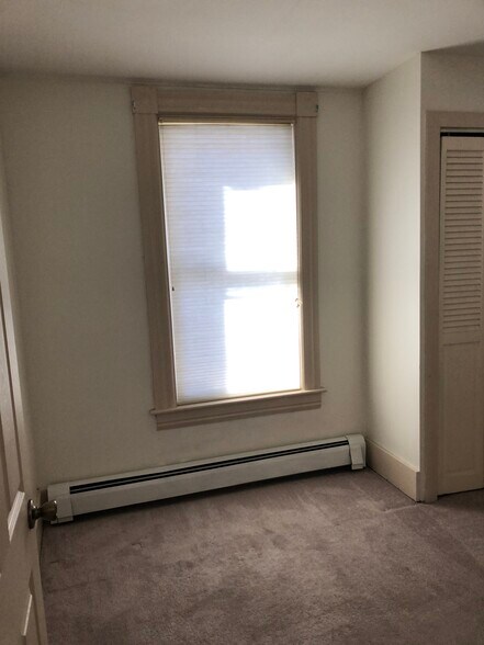 Building Photo - 250 Bartlett St