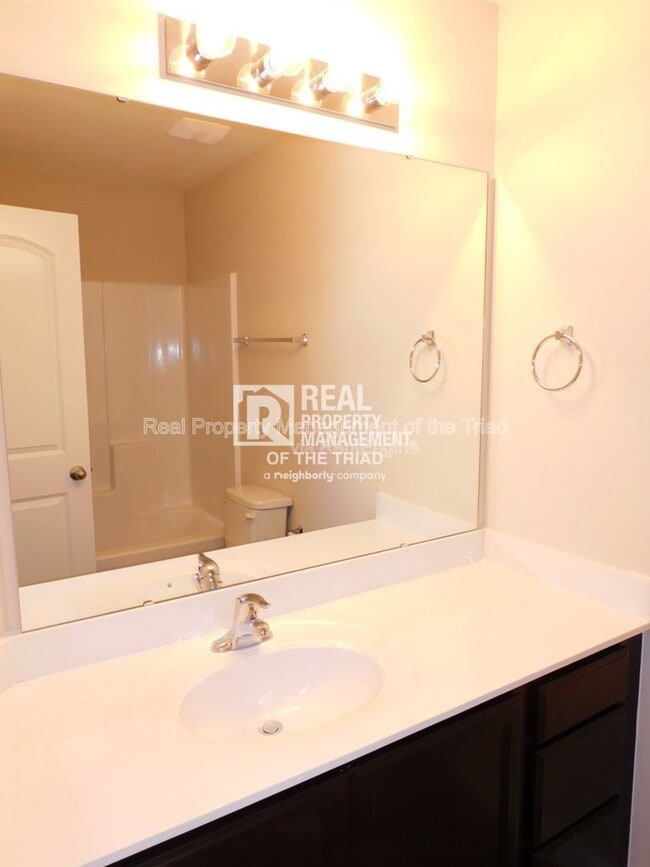 Building Photo - 10 Loblolly Ct