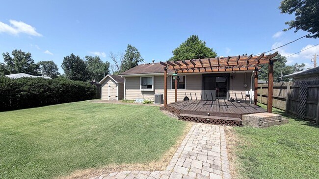 Building Photo - 1630 S Walnut Ln