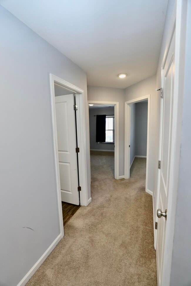 Building Photo - 1009 Providence Plantation Dr