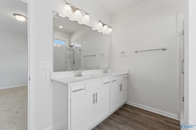 Building Photo - 100 Sartain St