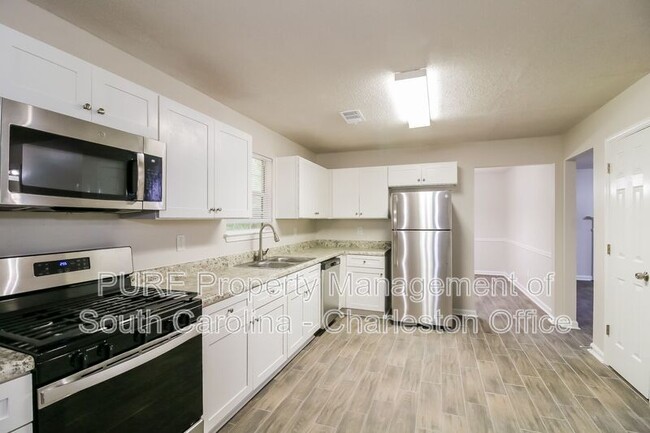 Building Photo - 312 MacGregor Dr
