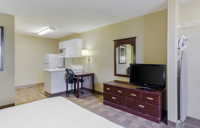 Building Photo - Furnished Studio-Fayetteville - Owen Dr.