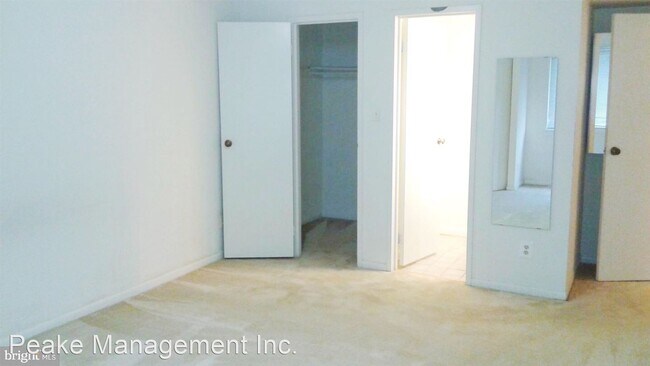 Building Photo - 2 br, 1.5 bath House - 11806 Breton Ct. #12C