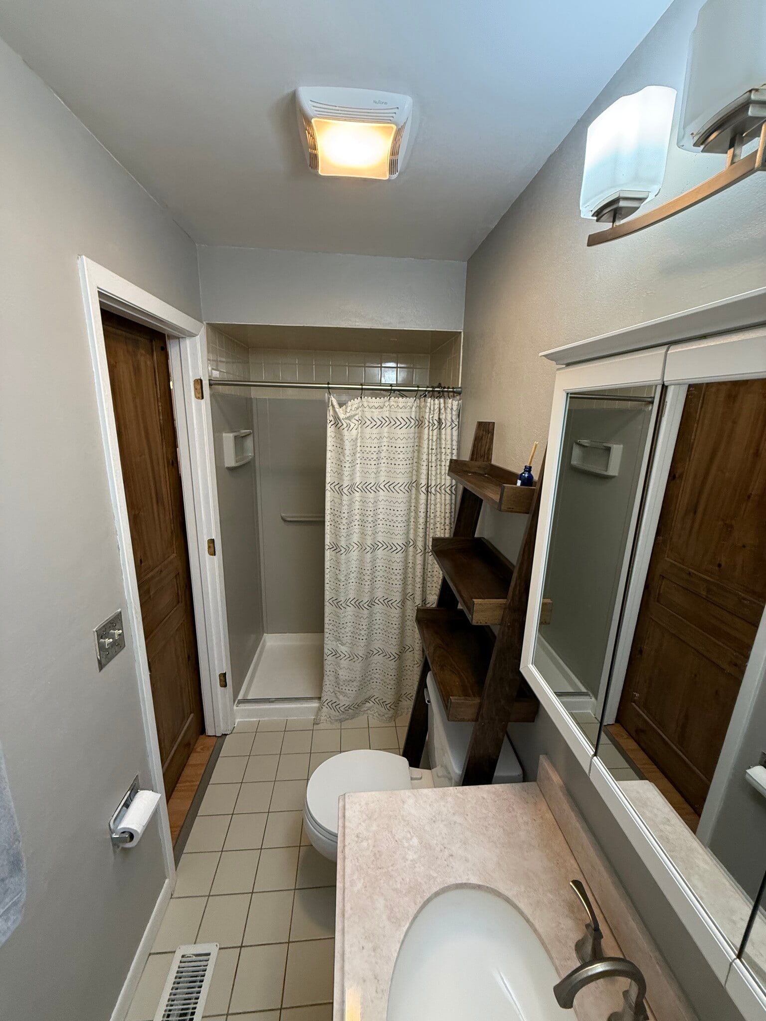 Building Photo - 7S478 Lynn Dr