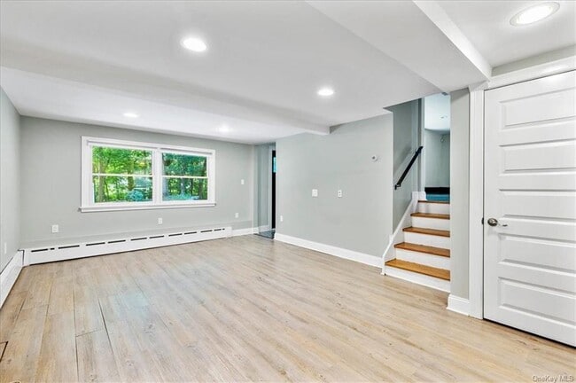 Building Photo - 112 Old Mountain Rd