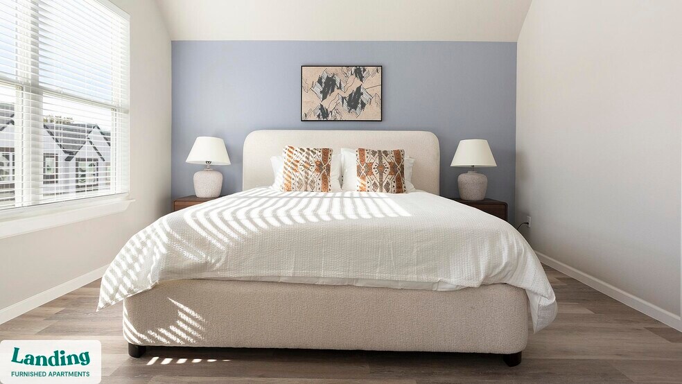 Building Photo - 3401 Redbud Ln