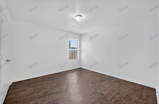 Building Photo - 1608 Diamond Lake Trail