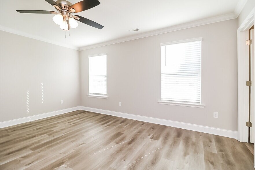 Building Photo - 454 Outwater Ridge Dr