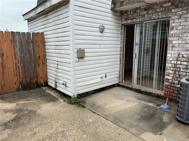 Building Photo - 59 Carriage Ln