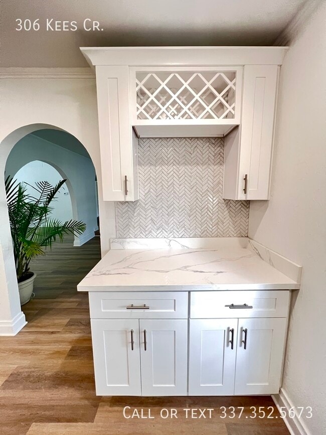 Building Photo - 306 Kees Cir