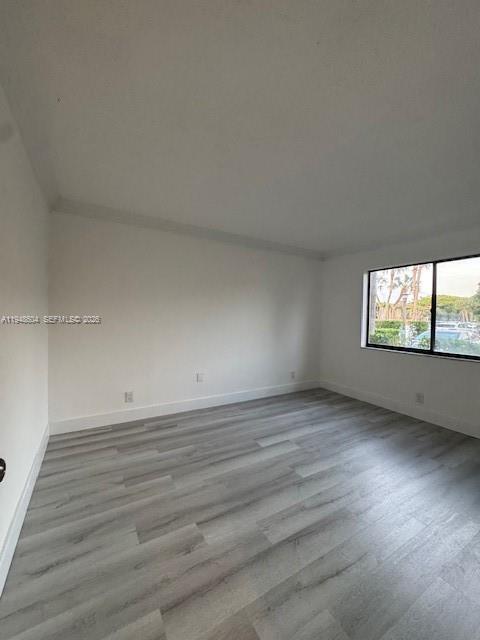 Building Photo - 321 Lakeview Dr