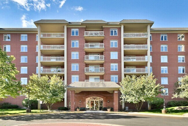 Building Photo - Bright & Spacious Condo in Great Location!