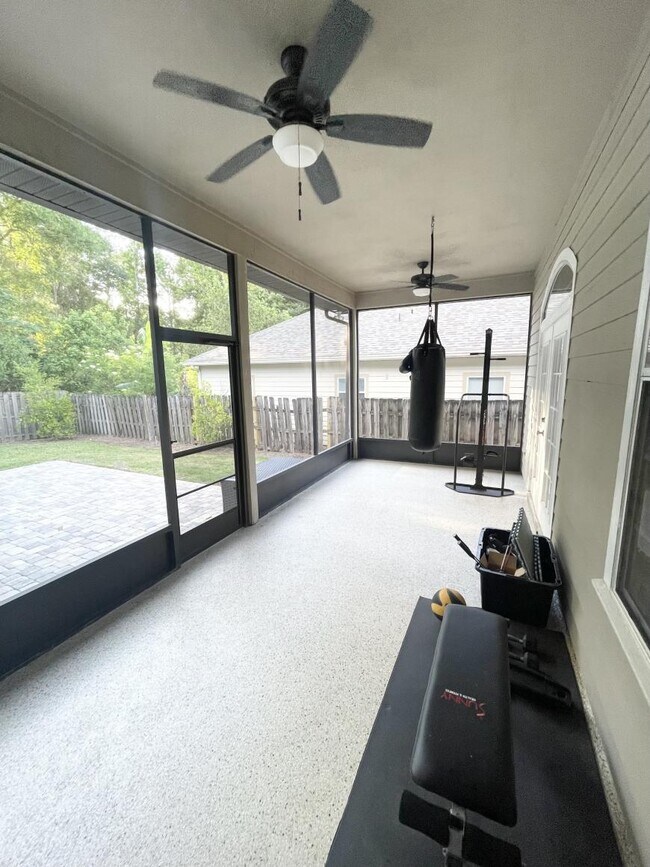 Building Photo - 4 bedroom in Gainesville FL 32606