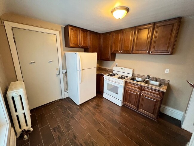 Building Photo - 419 N 1st Ave W