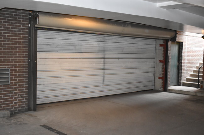 Secure garage - 1727 N Pearl St.