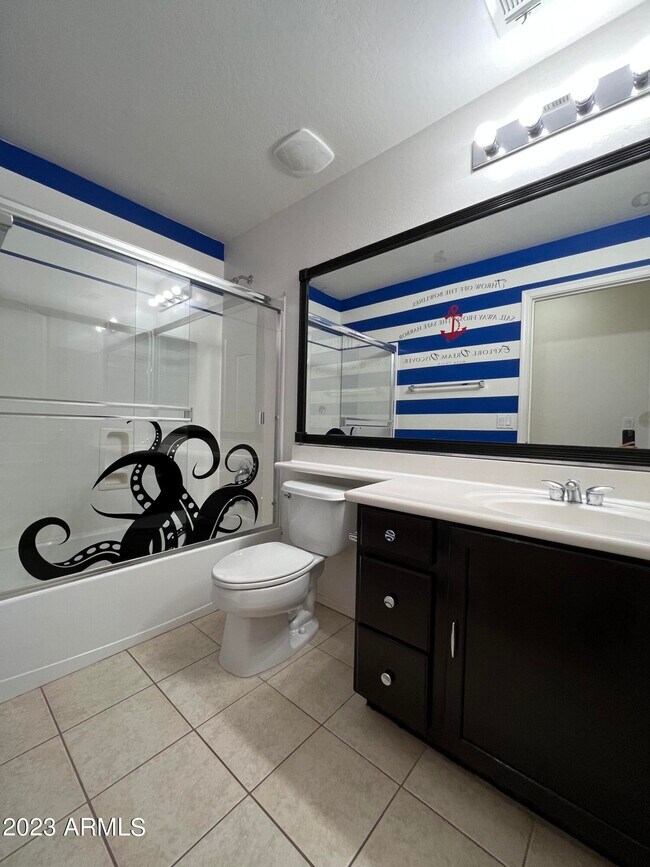 Building Photo - 2709 E Bart St