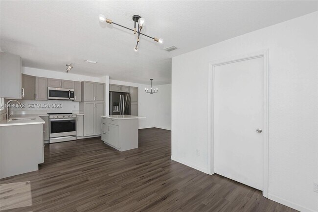 Building Photo - 2123 SW 87th Terrace