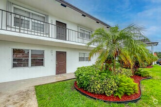 Building Photo - 3111 Gardens E Dr
