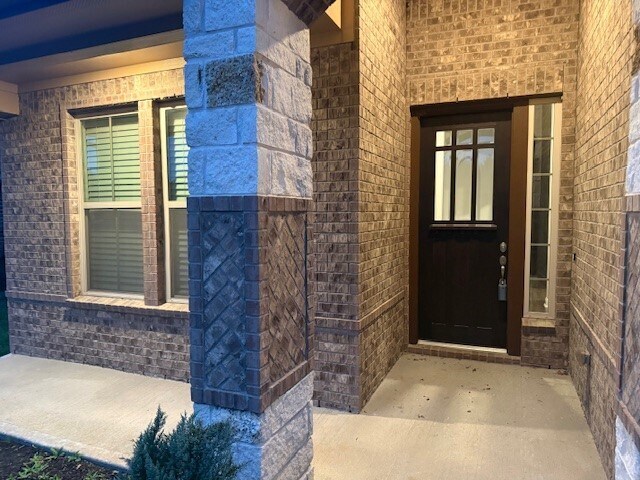 Building Photo - 135 Bloomhill Pl