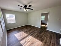 Building Photo - 1719 Keith Dr NE