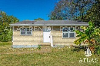 Building Photo - Renovated 2BR Gem in Chattanooga – Afforda...