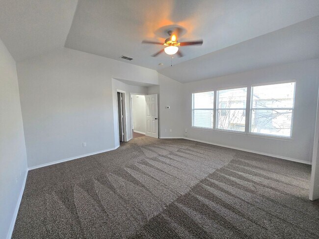 Building Photo - 6116 Thursby Ave