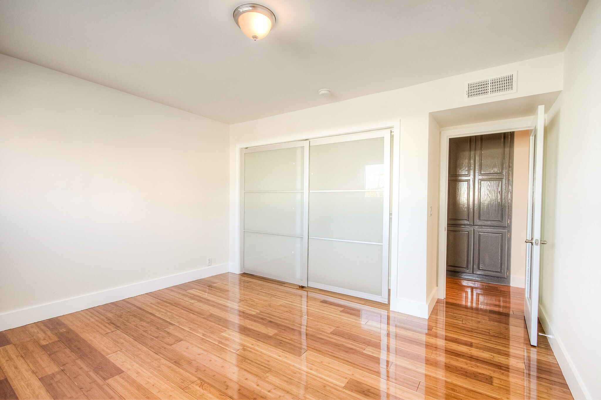 Secondary bedroom - 18 N Venice Blvd