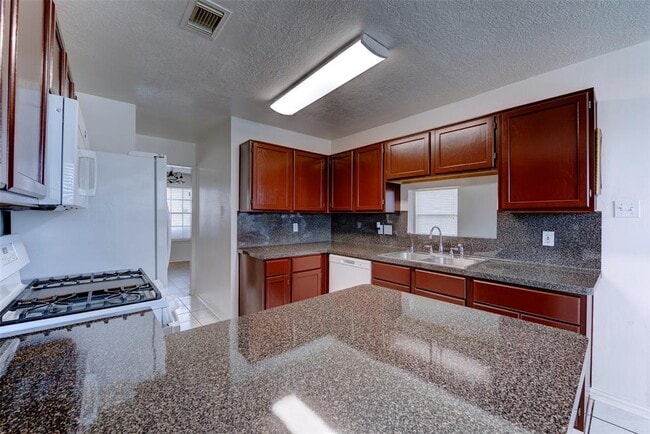 Building Photo - 4026 Almond Lake Dr