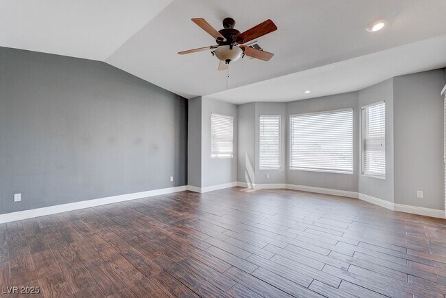 Building Photo - 8408 Bay Point Dr