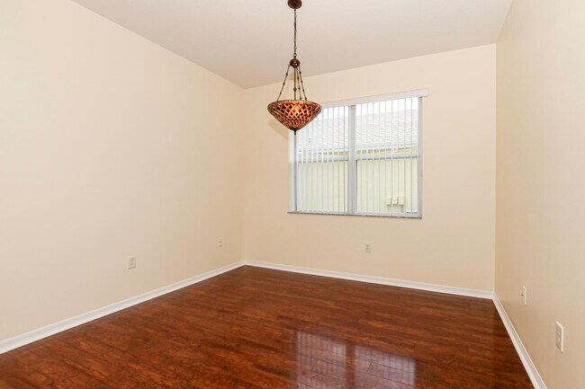 Building Photo - 522 SW Indian Key Dr
