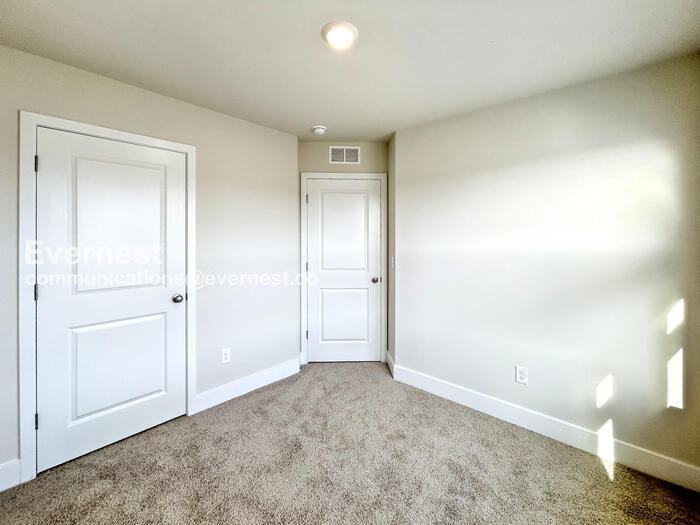 Building Photo - 191 Sioux Lp