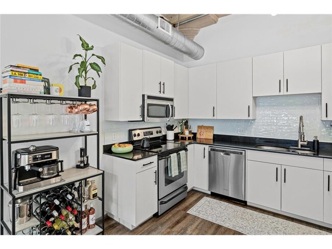 Building Photo - 748 N 3rd St