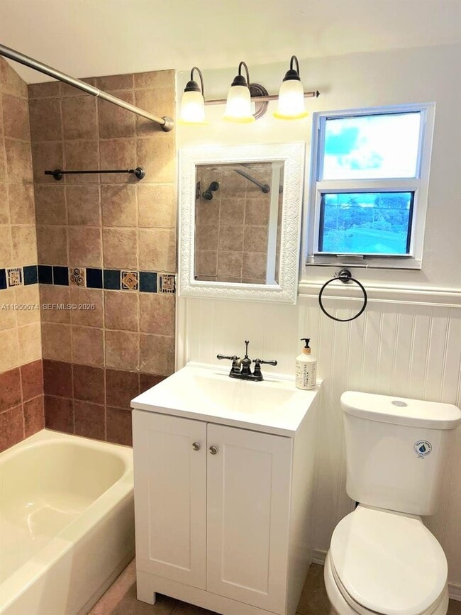 Building Photo - 1990 NE 183rd St