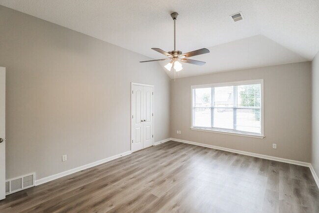 Building Photo - 6411 Braybourne Pl