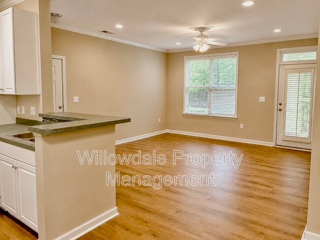 Building Photo - 204 Savannah Ridge Rd