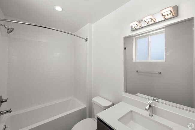 Building Photo - LAST UNIT LEFT!!!!! SPACIOUS 1BEDROOM 1 BA...