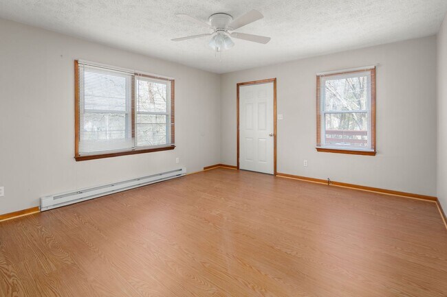 Building Photo - Haw Creek House