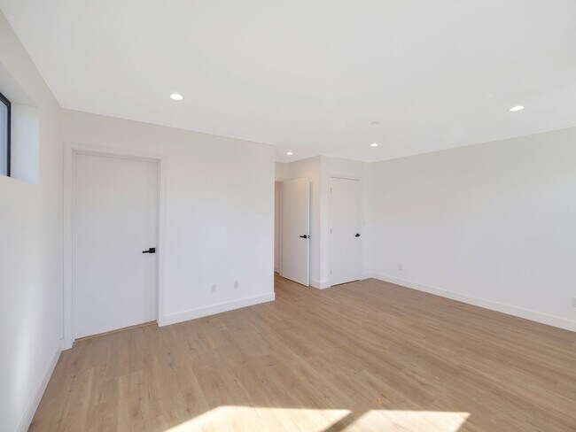 Building Photo - 1856 Redondo Blvd