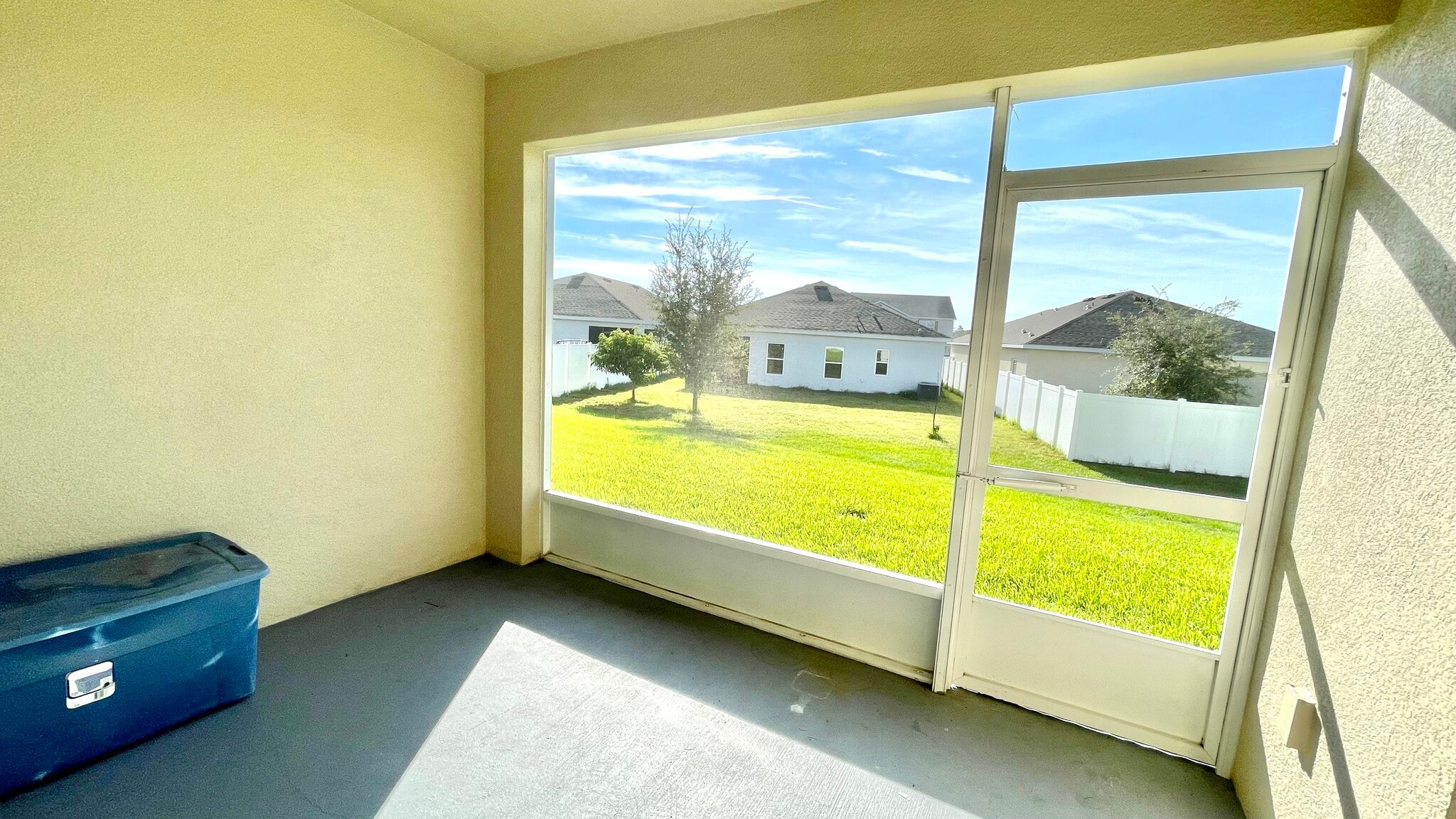 Building Photo - 301 Primrose Dr