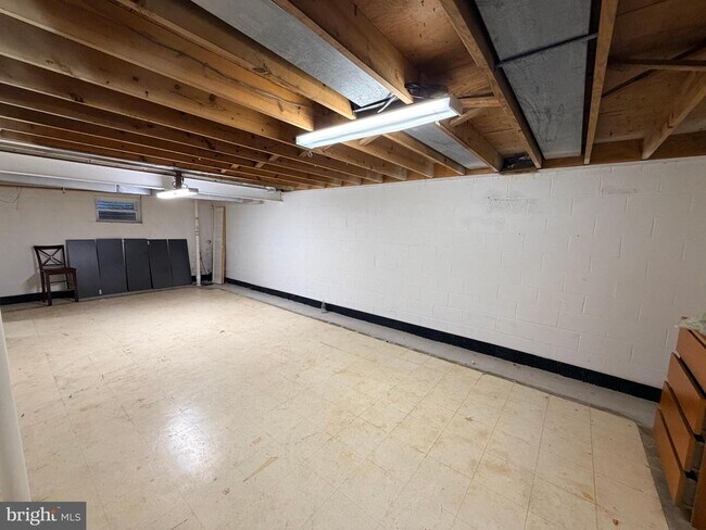 Building Photo - 10802 Hunt Club Rd