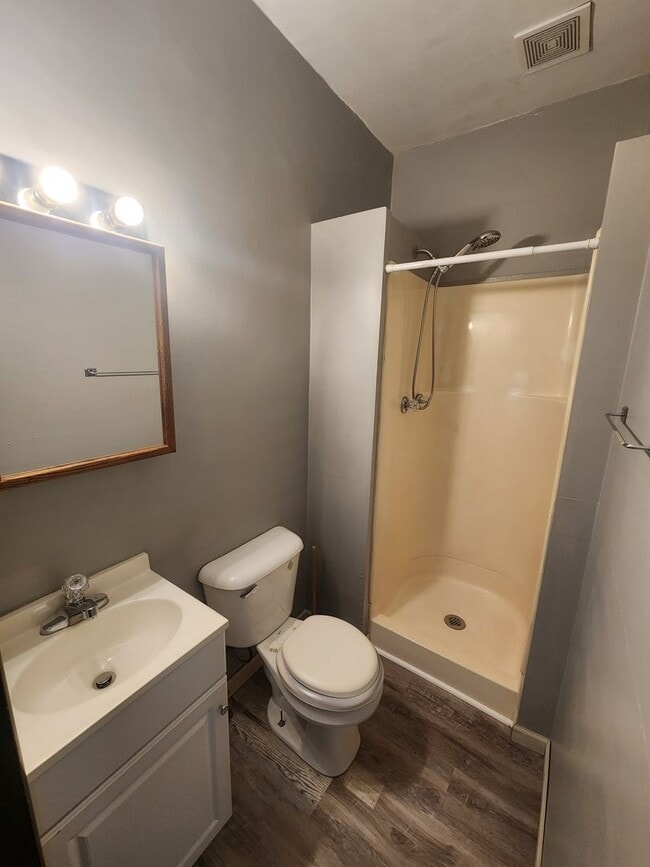 Building Photo - 417 Taylor Ave