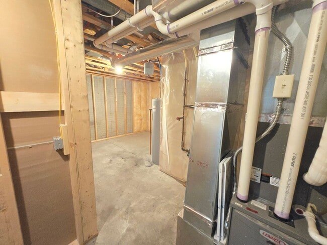 Building Photo - East Sioux Falls 4 Bed, 3 Bath Walkout Twi...