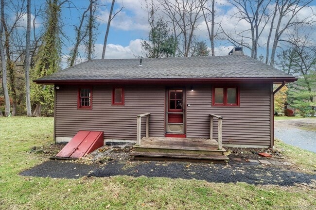 Building Photo - 381 Litchfield Rd