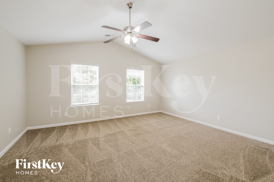 Building Photo - 1684 Castle Peak Dr