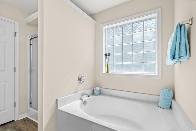 Building Photo - 280 Barclay Dr