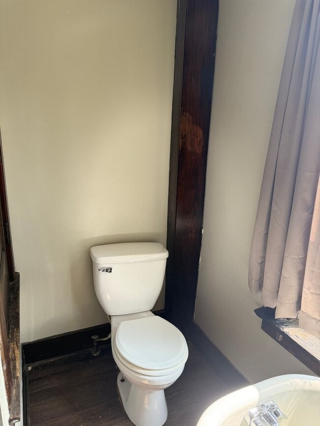 Building Photo - 3 Bedroom 1 Bath in Carlisle, PA!